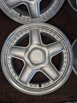 Velg mobil R 15 Brigstone R15 Japan produksibtahun1990an