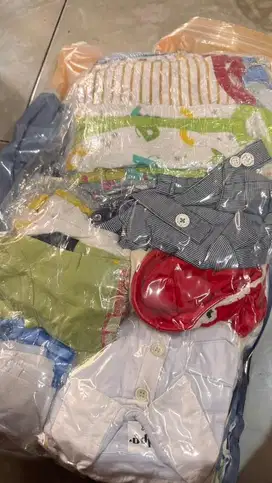 Satu pack pakaian bayi