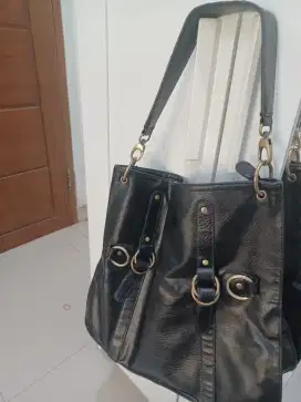Tas elle original kulit asli, bagus hanya tali pendek
