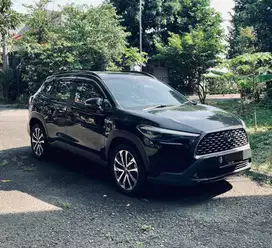 Dijual corolla cross hybrid 1.8 AT 2020 km 63rb hitam