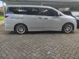 Nissan Elgrand 2011 Bensin