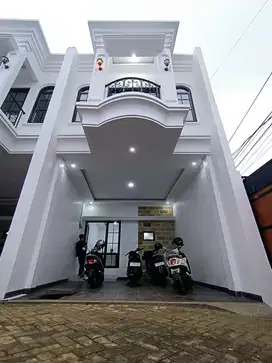 Rumah Mewah Minimalis Modern Dalam Cluster Besar Di Jagakarsa
