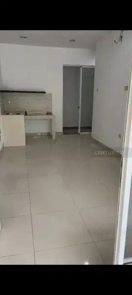 Disewa RUMAH PIK 3 LANTAI ROW JALAN LEBAR