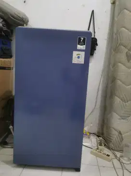 KULKAS 1 PINTU MERK AQUA