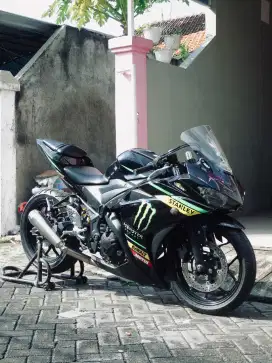 Yamaha R25 2015 Striping Langka