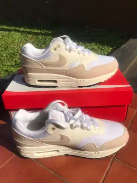 Nike Airmax 1 (uk 40)