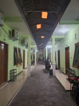 KOST AC MURAH dekat UMS, ATMI, AKFIS. Kost khusus putra. Galaxy kost