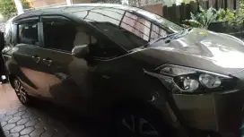 Toyota sienta menual V