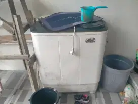 Mesin Cuci Toshiba (RUSAK)