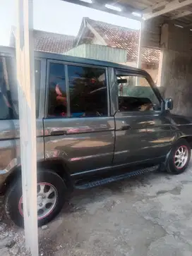 Kijang rover 1993