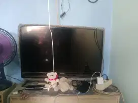 TV SHARP SECOND 32 INCH