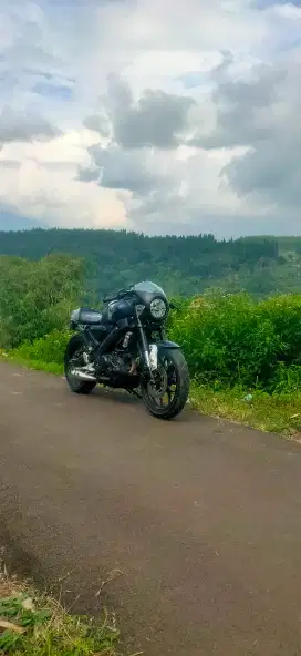 YAMAHA XSR 155 CAFERACER
