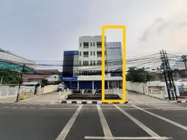 Disewakan Ruko 4 Lantai, Luas 350m2 di Rawamangun