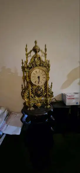 Jam Analog Antik angka Romawi