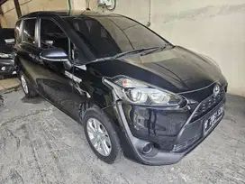 Toyota Sienta 1.5 E Manual 2017 Hitam