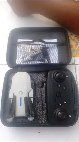 Drone e88 pro kondisi baru dan hidup harga 305.000 bisa nego