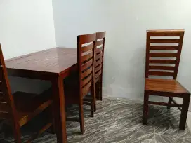 Set Meja Makan dan Kursi Kayu Solid