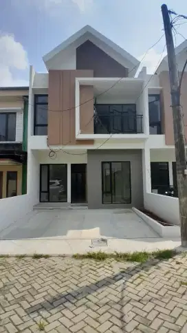Rumah Siap Huni Dalam Cluster di BSD
