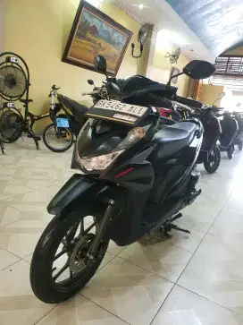 New Beat Deluxe CBS ISS 2023 Cantik-Odomtr 13.000 KM-plaza motor
