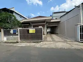 Jual Cepat Rumah Siap Huni Hitung Tanah Saja luas tanah 400 meter