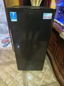 Kulkas 1 pintu merek AQUA