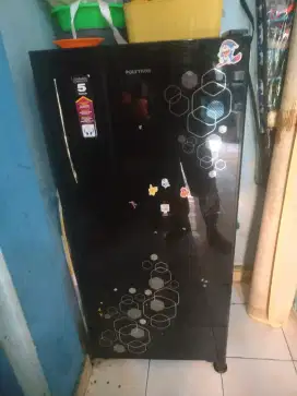 Kulkas 1 pintu merk Polytron