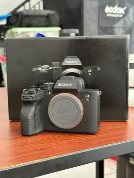 Kamera Sony A7R Mark V - Sony A7Rv body only fullset box like new
