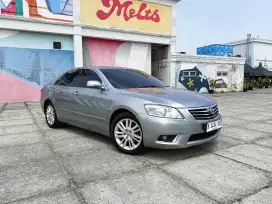 (Dp20%)Toyota Camry V 2.4 At. Tahun 2011. Medium silver. Perfect cond