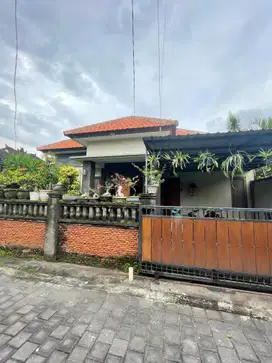 DIJUAL RUMAH LANTAI 1 LOKASI JALAN TUNJUNG SARI