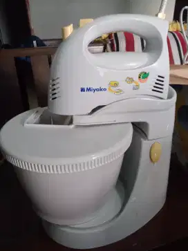 Mixer Miyako belum pernah dipakai 99% like new