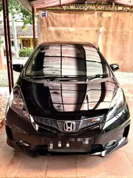DIJUAL

HONDA JAZZ RS MANUAL 2013

LOW KM 39 rb MASIH RENDAH