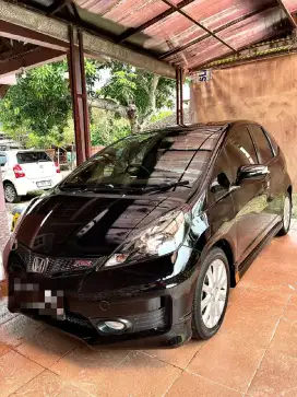 HONDA JAZZ RS MANUAL 2013

LOW KM 39 rb MASIH RENDAH