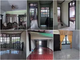 Rumah 2 Lantai Luas dan Asri 485m2 di Jatiwaringin, Bekasi
