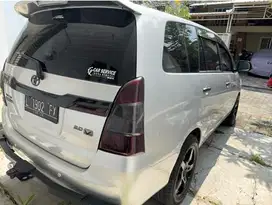 Toyota Kijang Innova 2005 Bensin