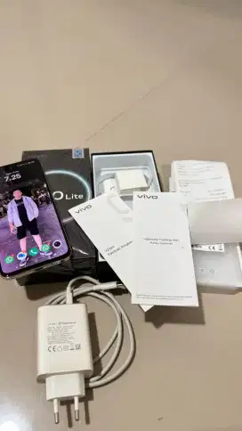 Dijual cepat vivo V40 lite