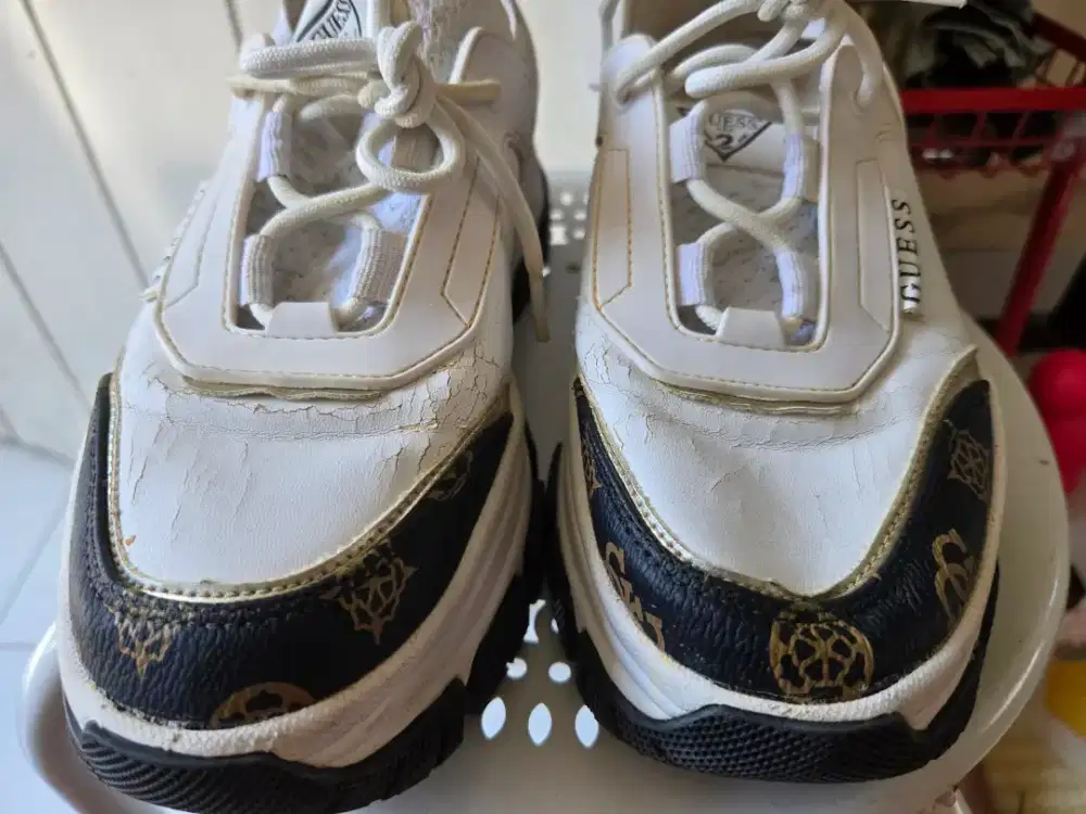 Sepatu Wanita GUESS BRAYDIN