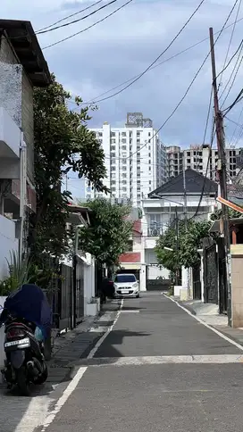 Jual Cepat Rumah Cocok Untuk Usaha Kos-Kosan di Benhil Jakpus