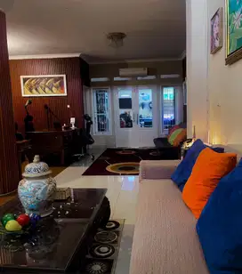 DIJUAL CPT TANPA PERANTARA RUMAH SEMI FURNISH 2 MENIT KE PINTU TOL