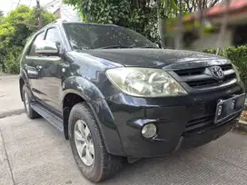 Toyota Fortuner (2006)