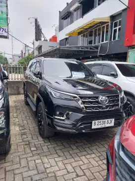 Fortuner GR sport 2023 spt baru dp nego
