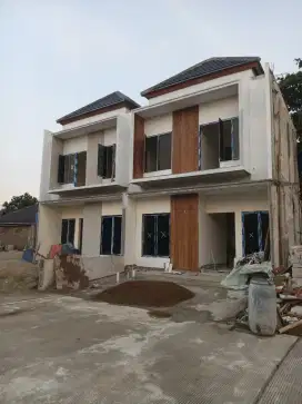 RUMAH 2 LANTAI READY STOCK