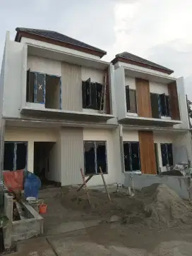 RUMAH 2 LANTAI ROW JALAN 7 METER