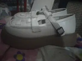 Sepatu minowear