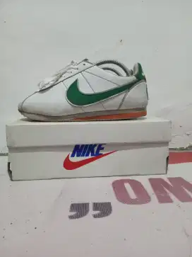 sepatu nike cortez