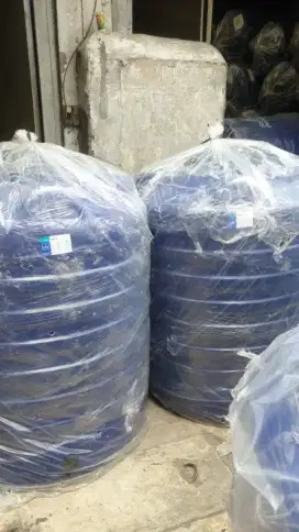 Jual bekas tandon 1050 liter merk penguin