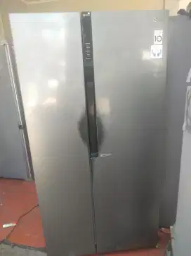 Kulkas 2 pintu Side by side LG