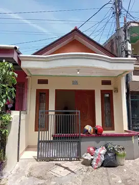RUMAH DI DEPOK KUALITAS BAGUS! Jual CEPAT!