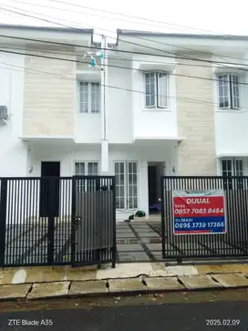 Rumah 2 lantai yg berlokasi di cirendeu