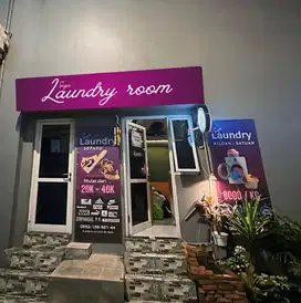 Loker Laundry sepatu dan baju
