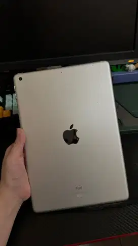 iPad Gen 7 128GB WiFi Only Mulus Fullset Bonus Case + Charger ipad